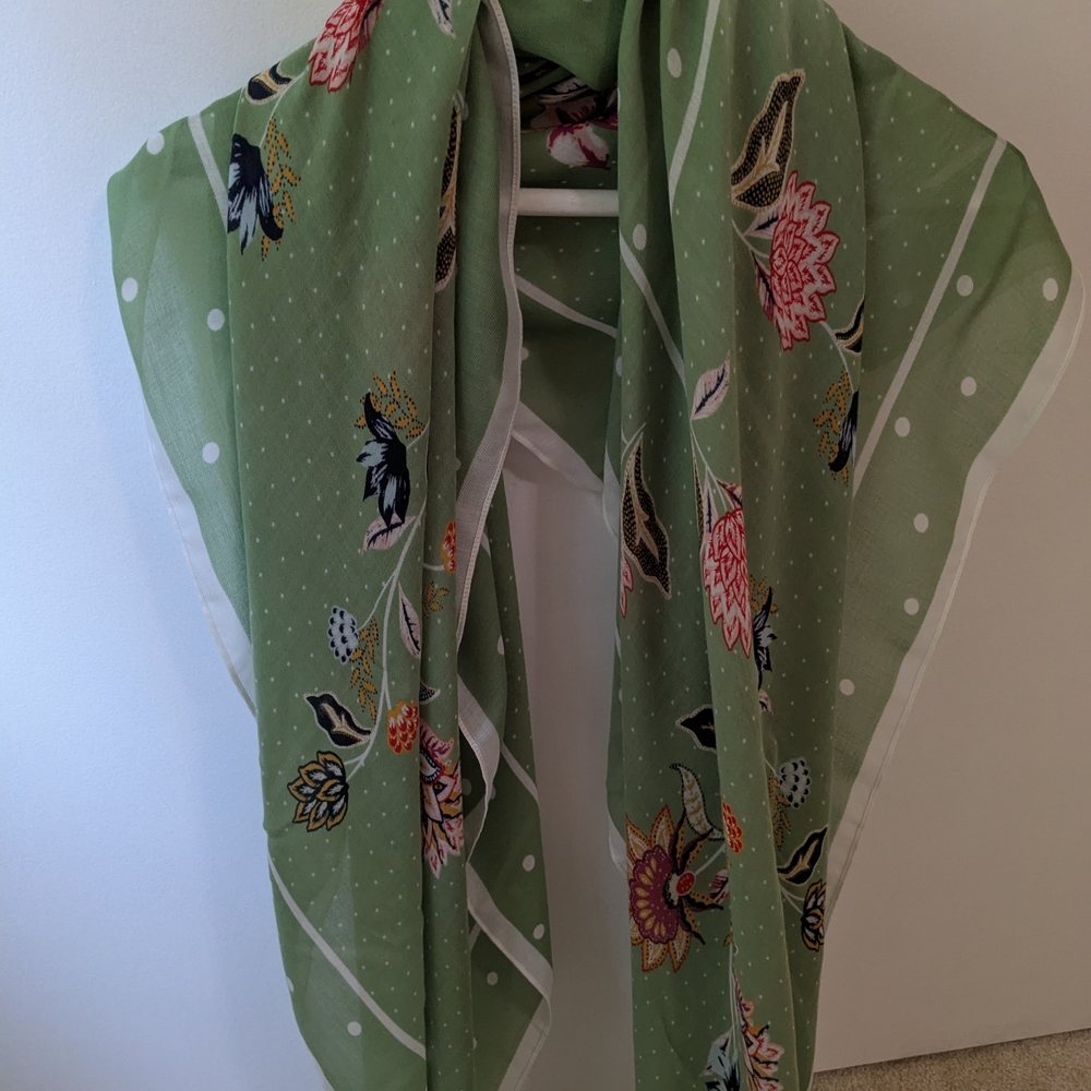 LOFT Green and White Floral Scarf
